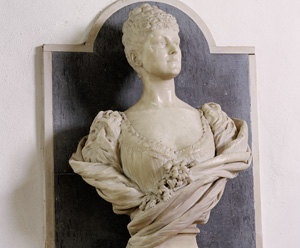 Countess of Warwick bust in Little Easton Church